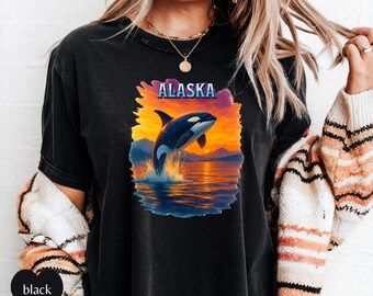 Camiseta con puesta de sol de orca de Alaska, camiseta vibrante con ballena asesina en el océano, camiseta con gráficos de vida silvestre costera, regalo para amantes de la naturaleza y del océano.