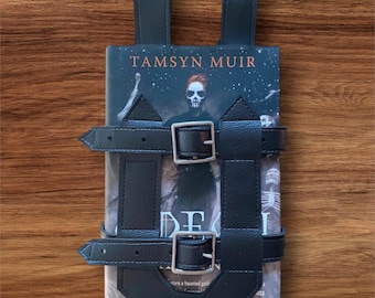 Lather bokhållare - lajvbokväska - handgjord midjebokhölster - skuggornas bok - blå trollformelbok - häxkonst