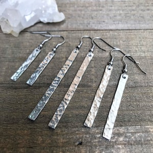 Gehämmert Silber Stangen. Ohrringe