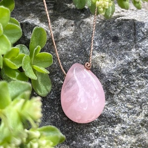 Rose Quartz Smooth Teardrop Necklace . Choker
