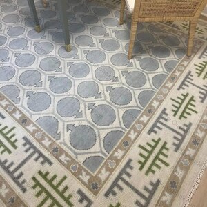 Soft Grey Ivory Hand Knotted Wool Rug Minimal Geometric Circle Pattern Subtle Tribal Border Neutral Modern Area Rug Living Room Bedroom