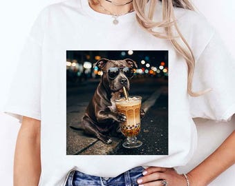 Pitbullhond drinkt ijskoffie met zonnebril Shirt