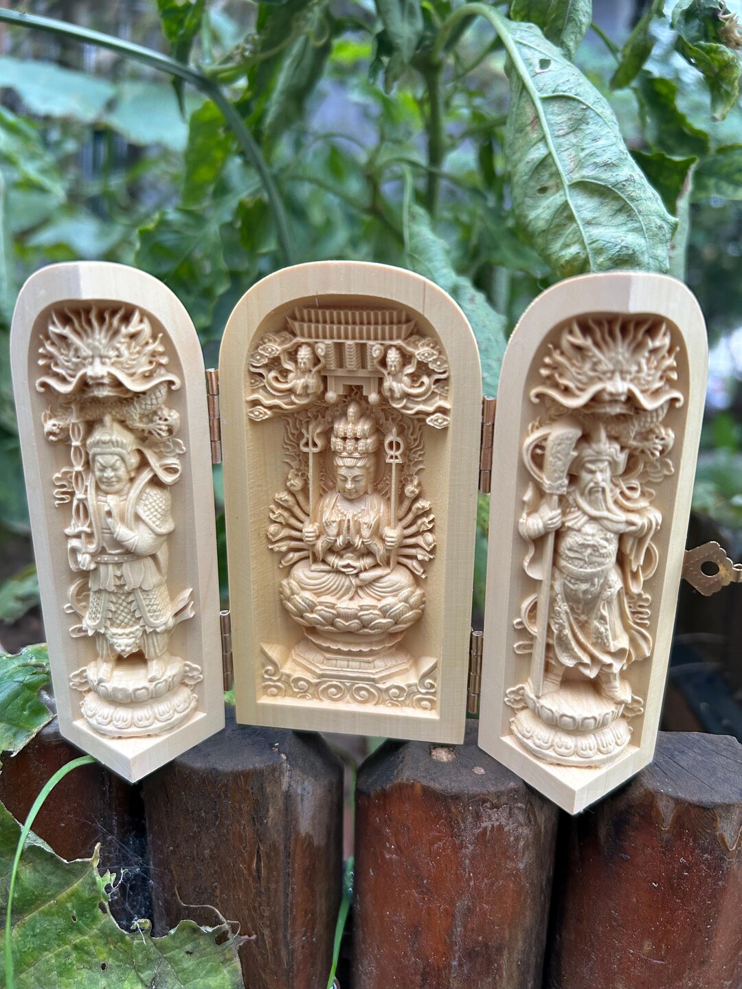 希少な観音菩薩像彫刻 純木彫り 3つ開いた折りたたみ仏像 ホーム