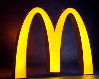 Golden Arches LED Lightbox | Retro Pop Art Schreibtischlampe