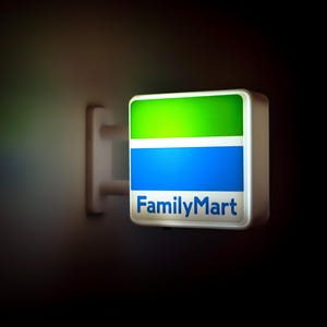 FamilyMart Fridge Magnet – LED Light Up Konbini Sign, Glowing Convenience Store Neon Magnet, Cute Japanese Refrigerator Decor