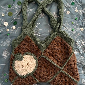 Green apple crochet bag whimsical handmade lined purse cute fruit aesthetic