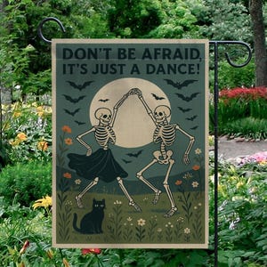 Bandera de jardín de pareja de esqueletos espeluznantes: decoración de Halloween para exteriores