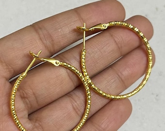 Strukturierte Vergoldete Messing Creolen, Boho Minimalist Schmuck