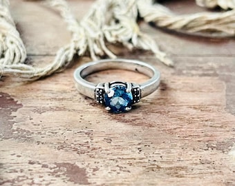 Bague topaze bleue minimaliste, bague en argent sterling 925, bague classique avec pierres précieuses bleues pour femme