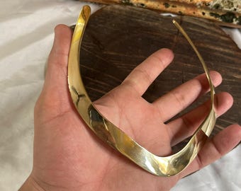 Hammered Brass Choker Necklace • Minimalist Statement Torque • Modern Asymmetrical Collar • Boho Festival Jewelry • Handmade Brass Necklace