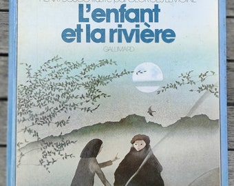 L'enfant et la Rivière Livre - Gallimard - Henri Bosco illustré par Georges Lemoine - 64 pages - Livre pour adolescents - 12.2" by 9.4"