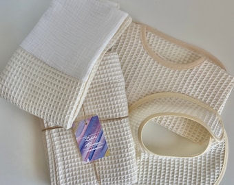 New born gift set - Waffle fabric - with name embroidery!!