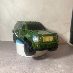 Bluetooth Model Car Speaker with LED Lights – portable music player with FM radio, USB, tf card, aux