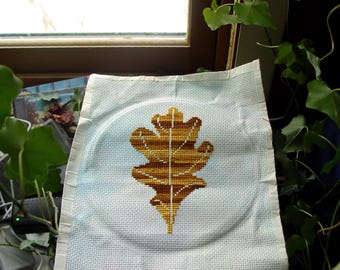 Patrón de punto de cruz de roble