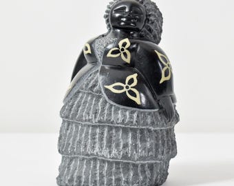 Shona Stone Woman Sculpture In The Style of Colleen Zimbabwe