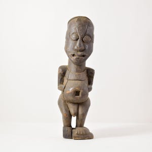 Moba Standing Wood Figure Togo