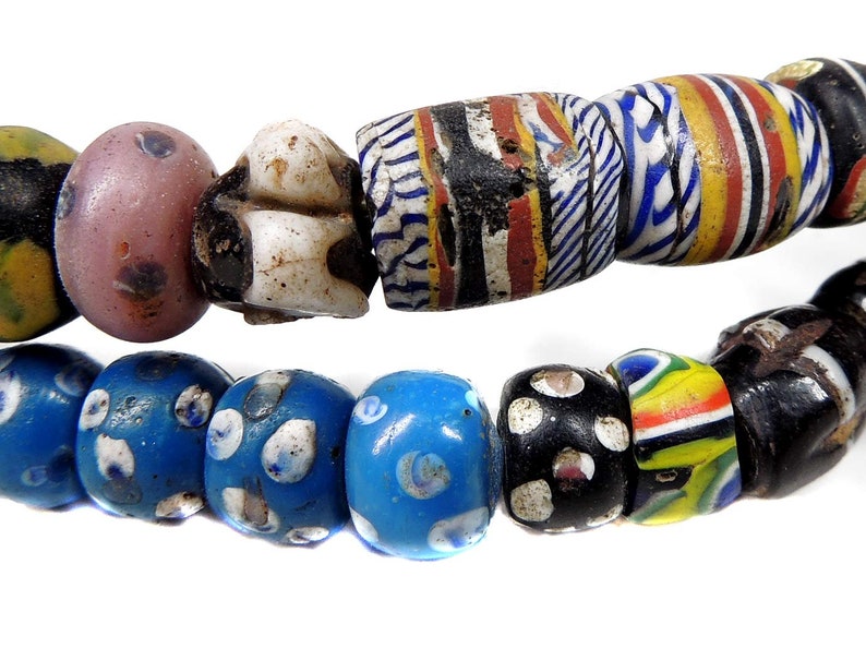 Venetian Trade Bead Mixed Africa 28 Inch 127494