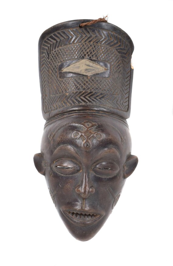チョクウェ マスク ムワナ プウォ 頭飾り付き アンゴラ - Etsy 日本