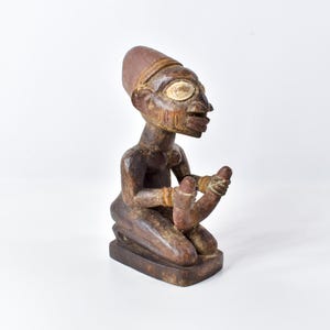 Yoruba Kniende Figur Nigeria