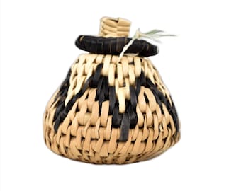 ツチ族の蓋付きタイト編みバスケット ルワンダ - Etsy 日本