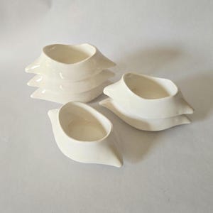 Juego de 6 fuentes para hornear de porcelana blanca vintage con forma de cangrejo - Fabricadas en EE. UU. por California Pottery. Aptas para horno - Ideales para la cocina costera y playera.