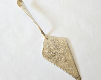Vintage Silver Plated Wedding Cake Server -  Serrated Pie Server - Ornate Engraved Pastry Server & Slicer