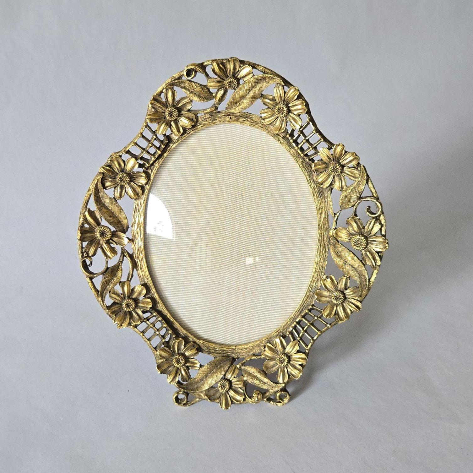 Antique picture frames oval bubble glass - Etsy 日本