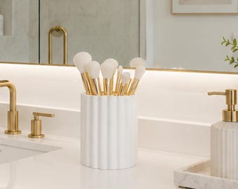 3D Printed Ribbed Makeup Brush Holder | Modern Vanity Organizer | Bathroom Counter Decor | Minimalist Brush Cup | Desk Organizer