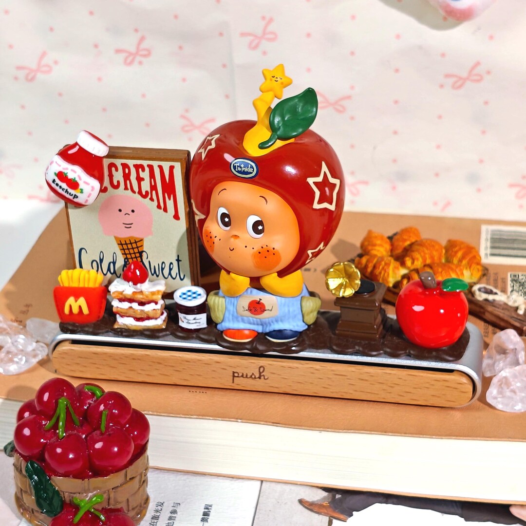 Popmart Twinkle Twinkle Figure Car Accessories, Phone Numbered Plate ...
