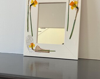 Pressed Daffodil Flower Mirror: Decorative Wood Frame