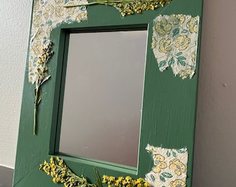 PRESSED FLOWER MIRROR, wood frame mirror, moss green painted frame, pressed flowers on wood ,decorative mirror , flower mirror