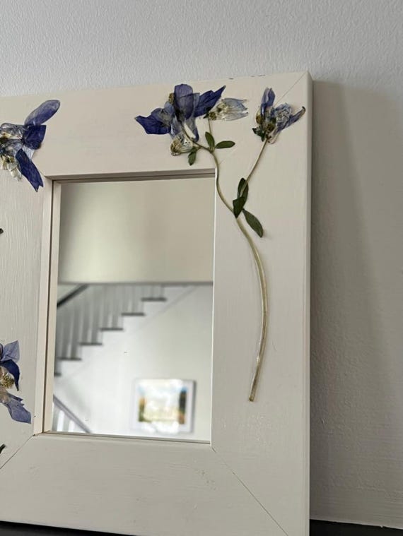Pressed Flower Mirror: Decorative Wood Frame Floral Art