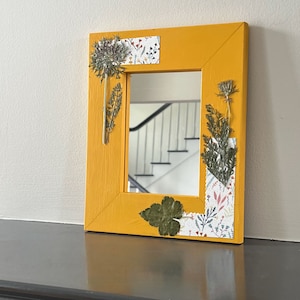 PRESSED FLOWER FRAME, wood frame mirror, pressed flowers on wood , frame, decorative mirror , floral mirror, flower mirror