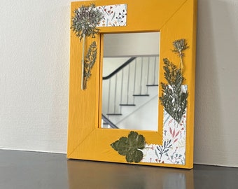 PRESSED FLOWER FRAME, wood frame mirror, pressed flowers on wood , frame, decorative mirror , floral mirror, flower mirror