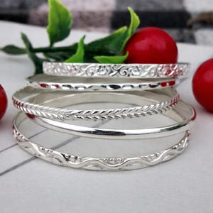 Braccialetti rigidi impilabili in argento sterling 925 testurizzati - Set di 5 regali per lei