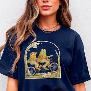 Frog And Toad Shirt, Vintage Classic Book Shirt, Frog Shirt, Book Lover Gift, Retro Frogs Shirt, Frog and Toad Shirt, Vintage Book Shirt