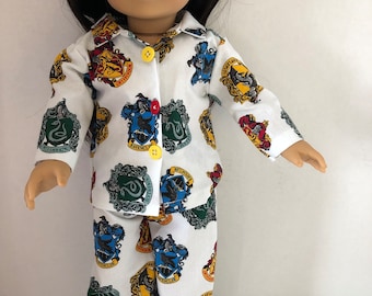 Weißer Schlafanzug für 45 cm große Mädchenpuppe