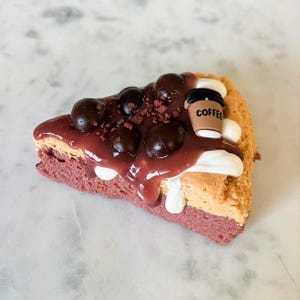 Chocolate Pie Squishy Toy: Stress Relief Dessert Decor