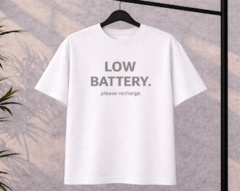 T-shirt med låg batterinivå, minimalistisk citatgrafik, Please Recharge-tröja, enkel streetwear