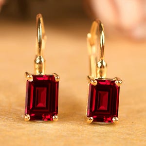 Orecchini pendenti a leva in oro 14 carati con rubino rosso, taglio ottagonale, gioiello con pietra portafortuna di luglio