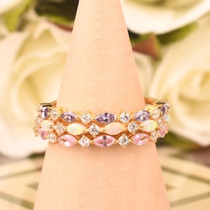 Set di 3 anelli impilabili a mezza eternità in oro 14 carati con ametista, opale e zaffiro rosa / Set di fedi nuziali con pietre preziose colorate / Gioielli delicati
