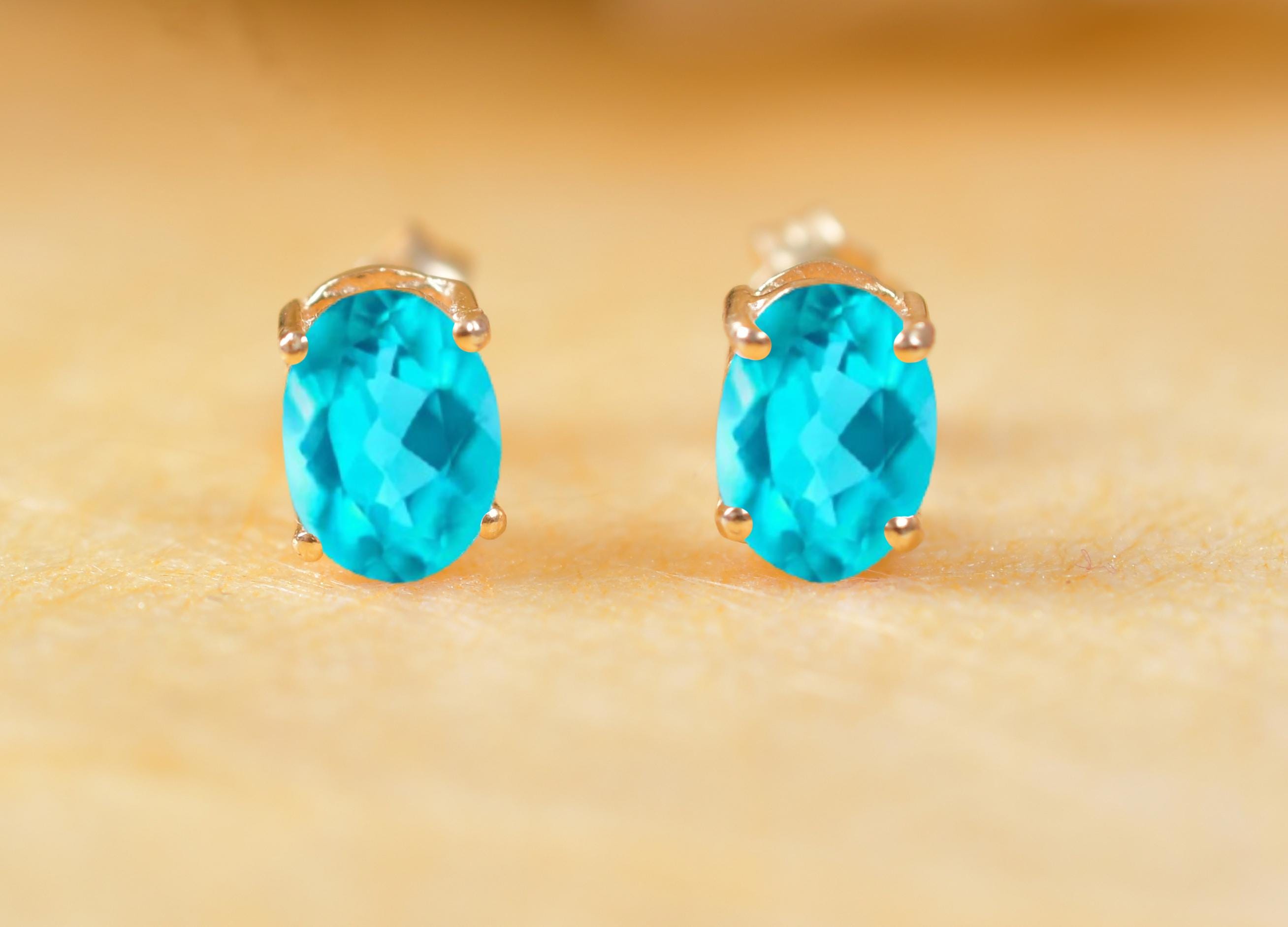 パライバトルマリンスタッドピアス：オーバルジェムストーン