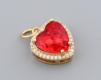 Elegante colgante de corazón de circonita roja relleno de oro de 18 quilates con halo de circonita cúbica brillante para collar.