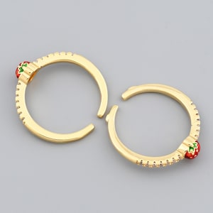 Grillige 18 kt gold filled verstelbare ring met aardbeidetail en kristalaccenten voor cadeau-ideeën 5,6 x 21,5 mm