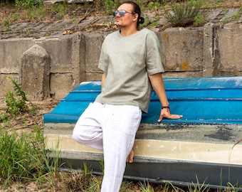 T-shirt oversize in lino: design minimalista svedese da uomo