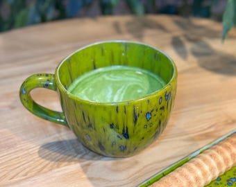 Large 17oz Green Speckled Ceramic Mug, Handmade Wabi Sabi Coffee Cup, Unique Pottery 17oz 500ml Jumbo Tasse, Rustic Gift for Tea Lovers