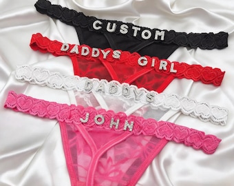 Perizoma personalizzato con ciondoli dorati e nome • Perizoma personalizzato con nome • Perizoma personalizzato • Perizoma con nome personalizzato • Regalo di anniversario per San Valentino