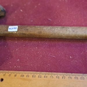 Vintage carpenter hammer [TOL10185]