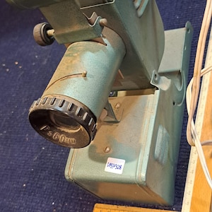 Antiker Filmprojektor [INS10328]