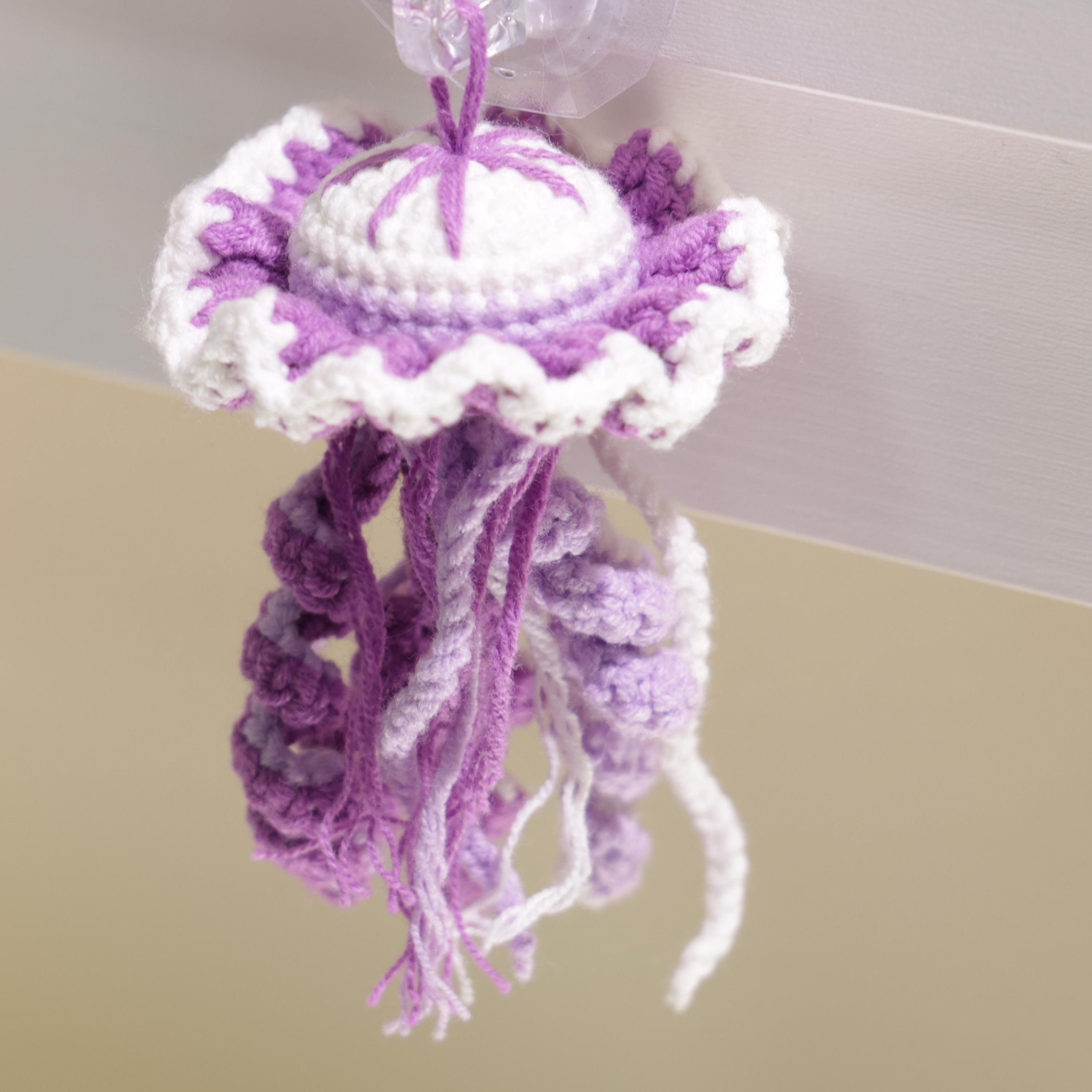手作りかぎ針編みのクラゲキーホルダー：あみぐるみぬいぐるみバッグ
